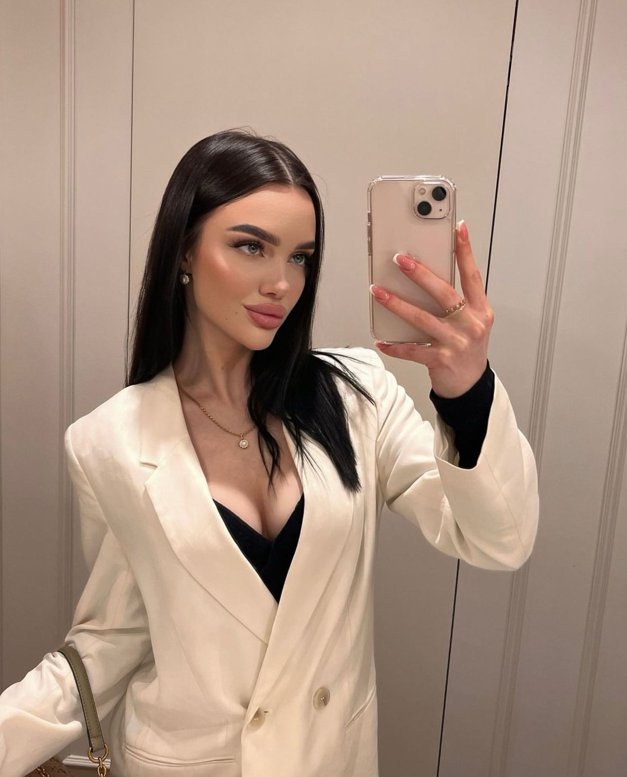 Alina Zuhuratbaba Escort Fotoğraf 2